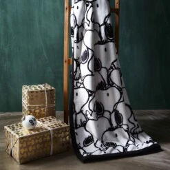 PEANUTS Decke Snoopy Allover B 130 X T 170cm 10 PEANUTS Decke Snoopy Allover B 130 X T 170cm -Einrichtungsgeschäft 10203269 3