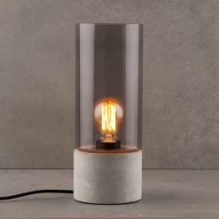 STILO Tischleuchte Mit Betonfuß Und Glasschirm